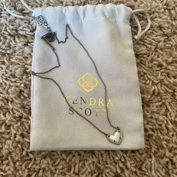 Kendra Scott Silver Ari Heart Necklace - Picture 3 of 5